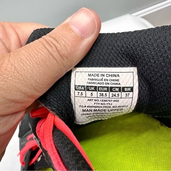 Under Armour Micro G cross fit training shoes women's 7.5 black bright pink. - Picture 7 of 8